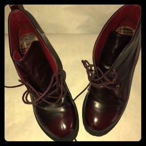 Burgundy tied booties